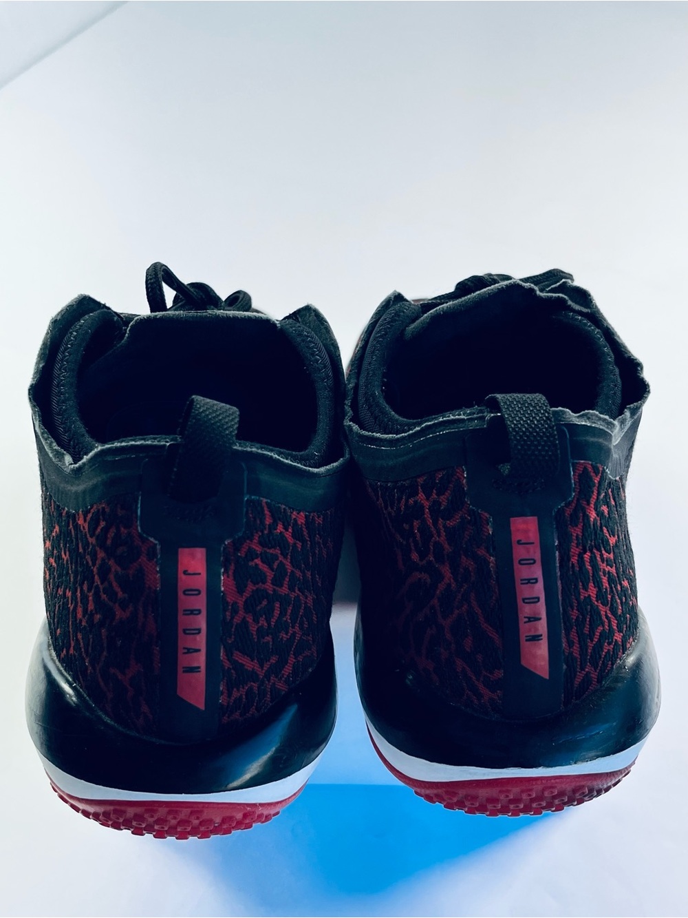 Nike Jordan Trainer Shoes #845403-00Men’s Men’s Size:12 Black Red Sneakers - Picture 4 of 15